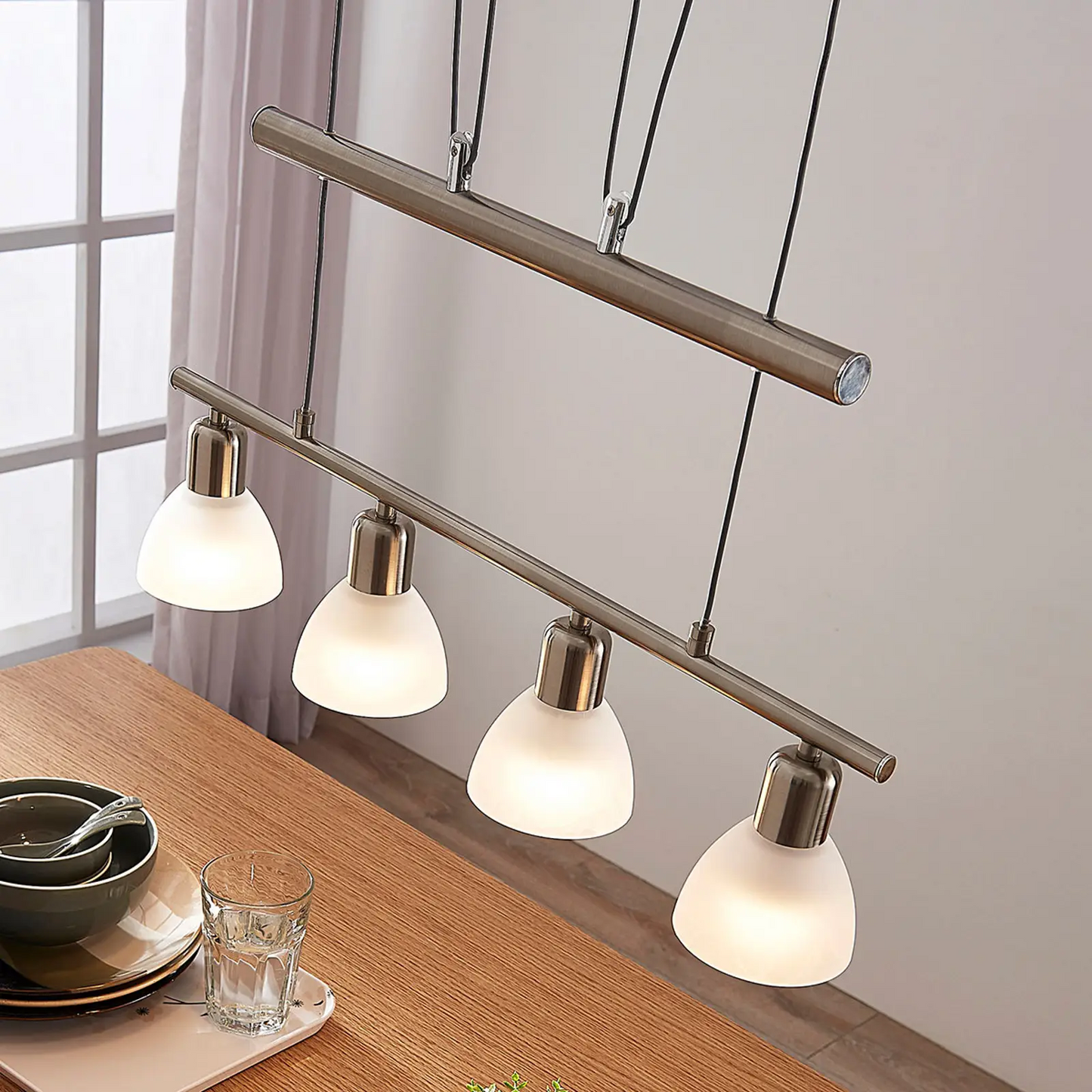 Reguliuojamo aukščio LED baras pakabinamas šviestuvas Gwendolin