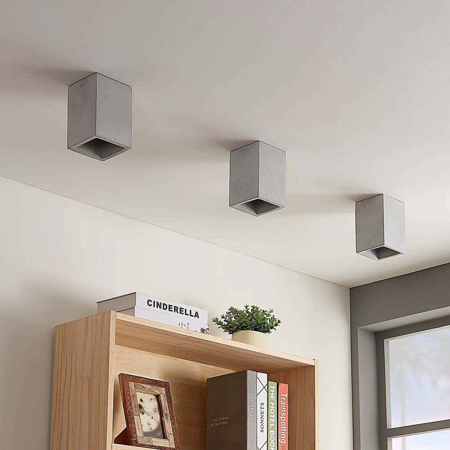 Kvadratinis betoninis lubinis šviestuvas Gerda