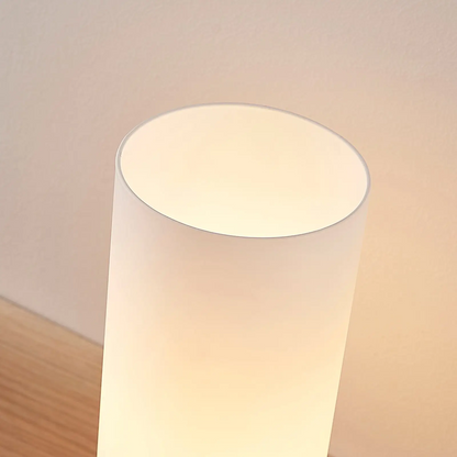 Cilindrinė stiklinė stalinė lempa Elianna su chromuotu pagrindu