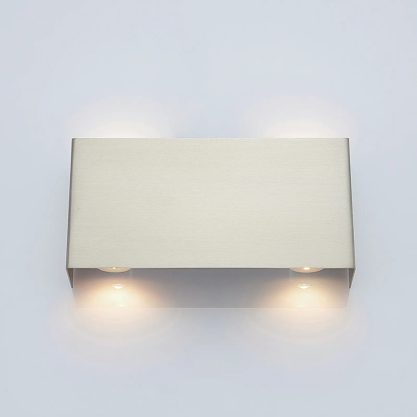 Manon LED sieninis šviestuvas, satininis nikelis, 22 cm