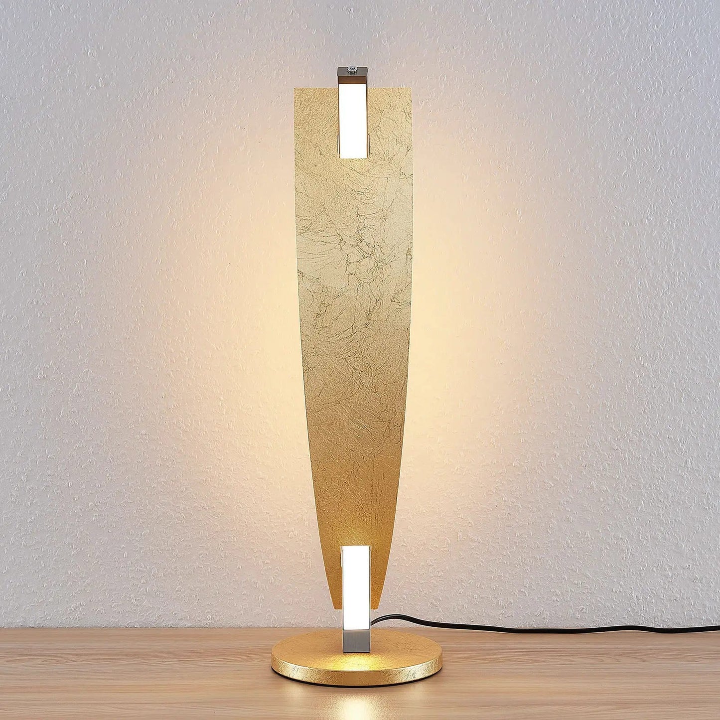 Elegantiško aukso spalvos LED stalinis šviestuvas Marija