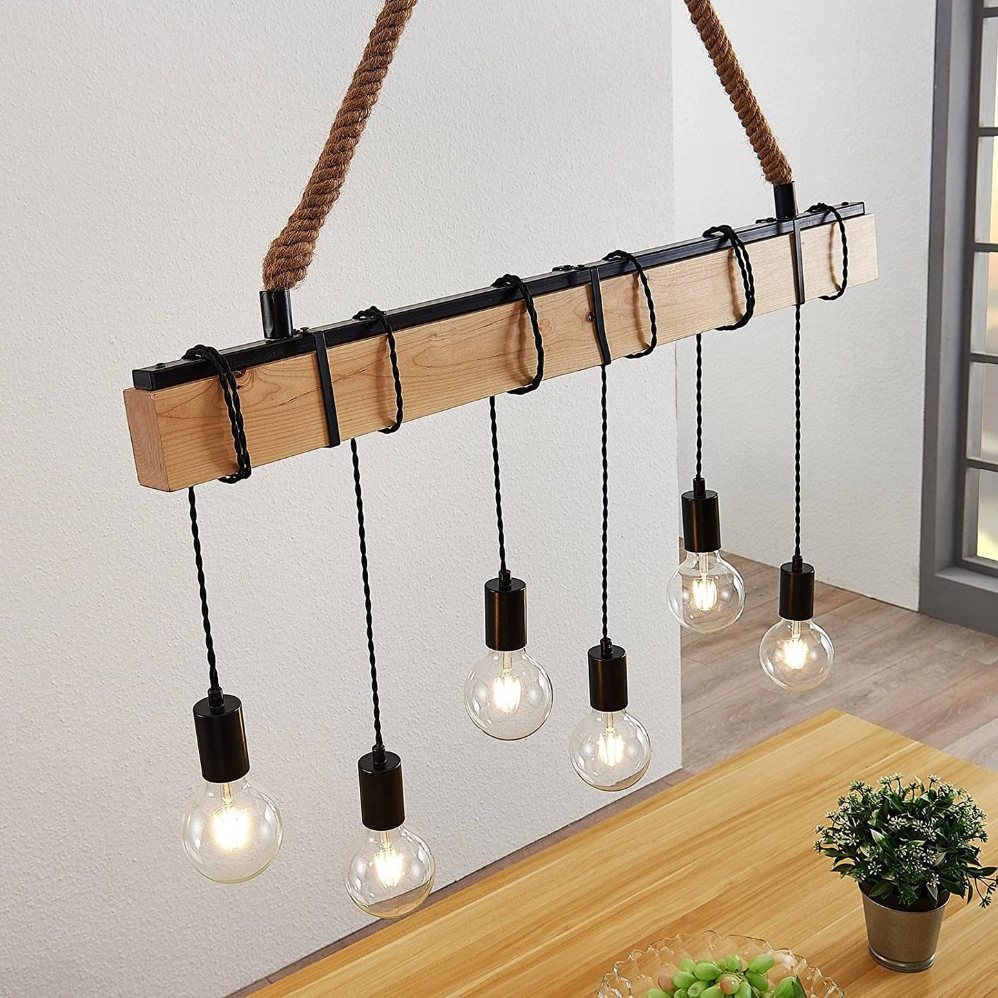 Pakabinamas šviestuvas Cintia su medžiu, šešių liepsnų