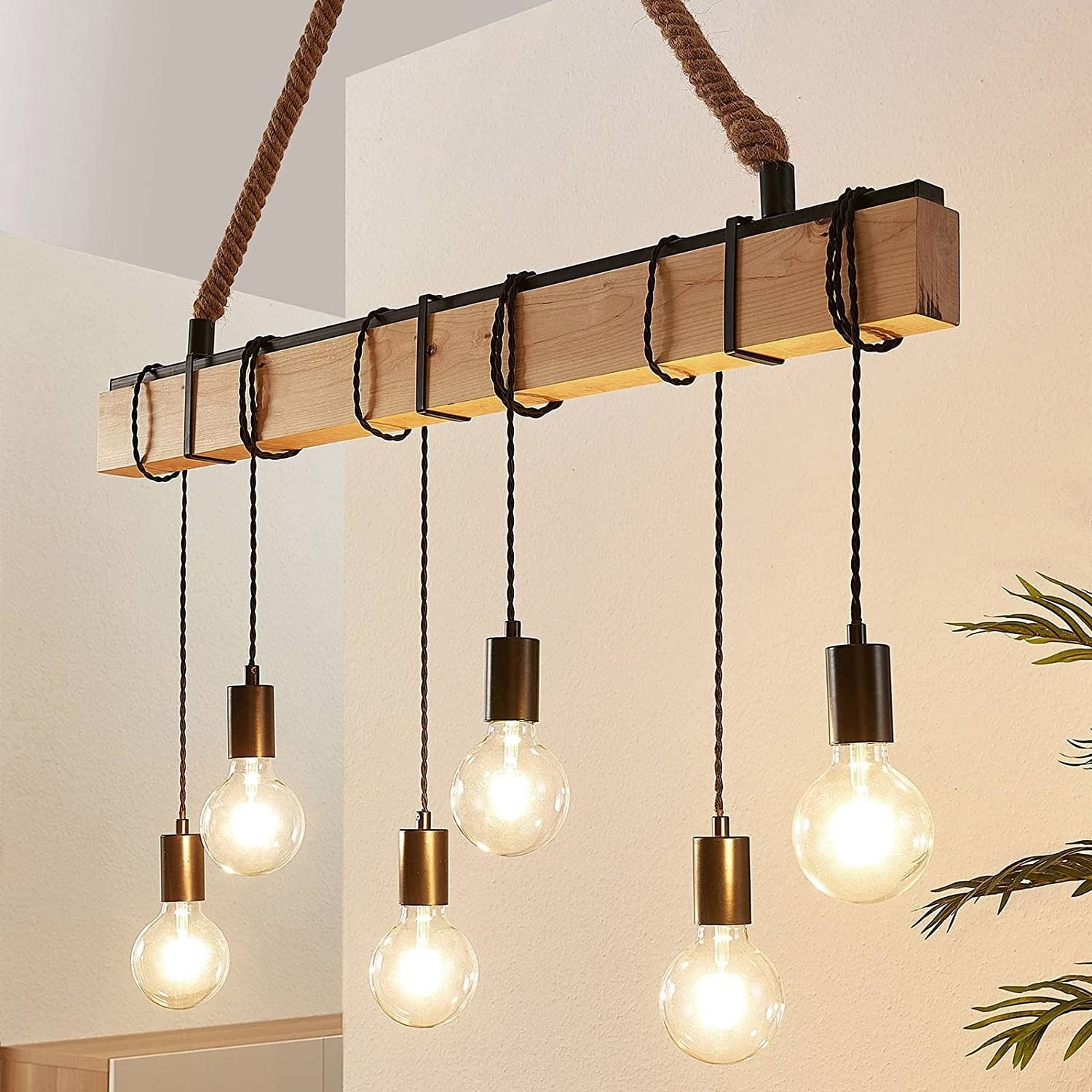 Pakabinamas šviestuvas Cintia su medžiu, šešių liepsnų