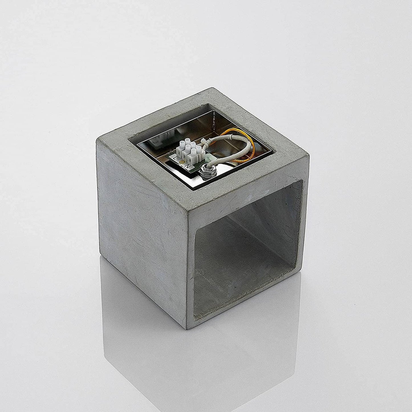 Lindby Keir betoninis sieninis šviestuvas, kubas