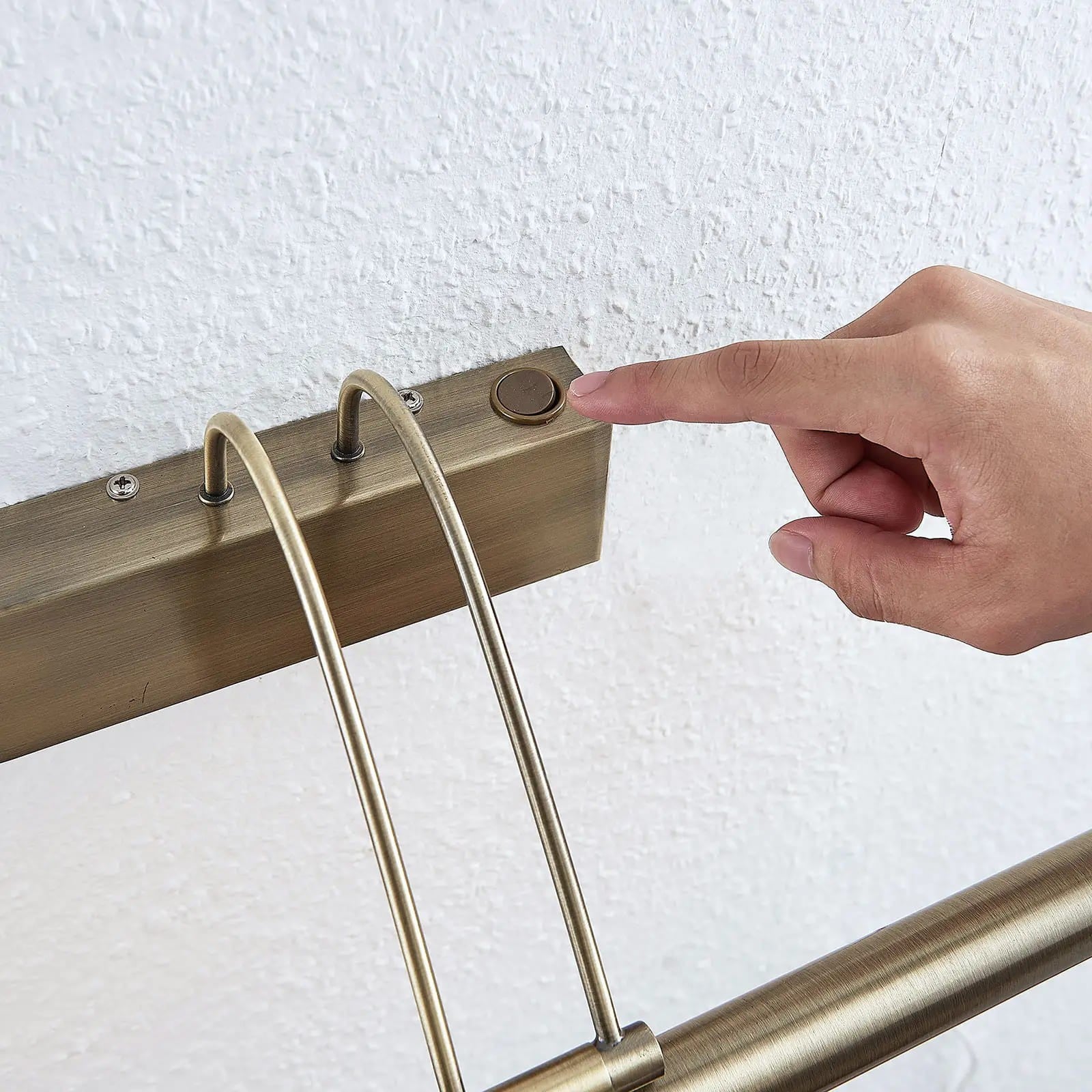 Mailine LED vaizdo šviestuvas su jungikliu, senovinis žalvaris