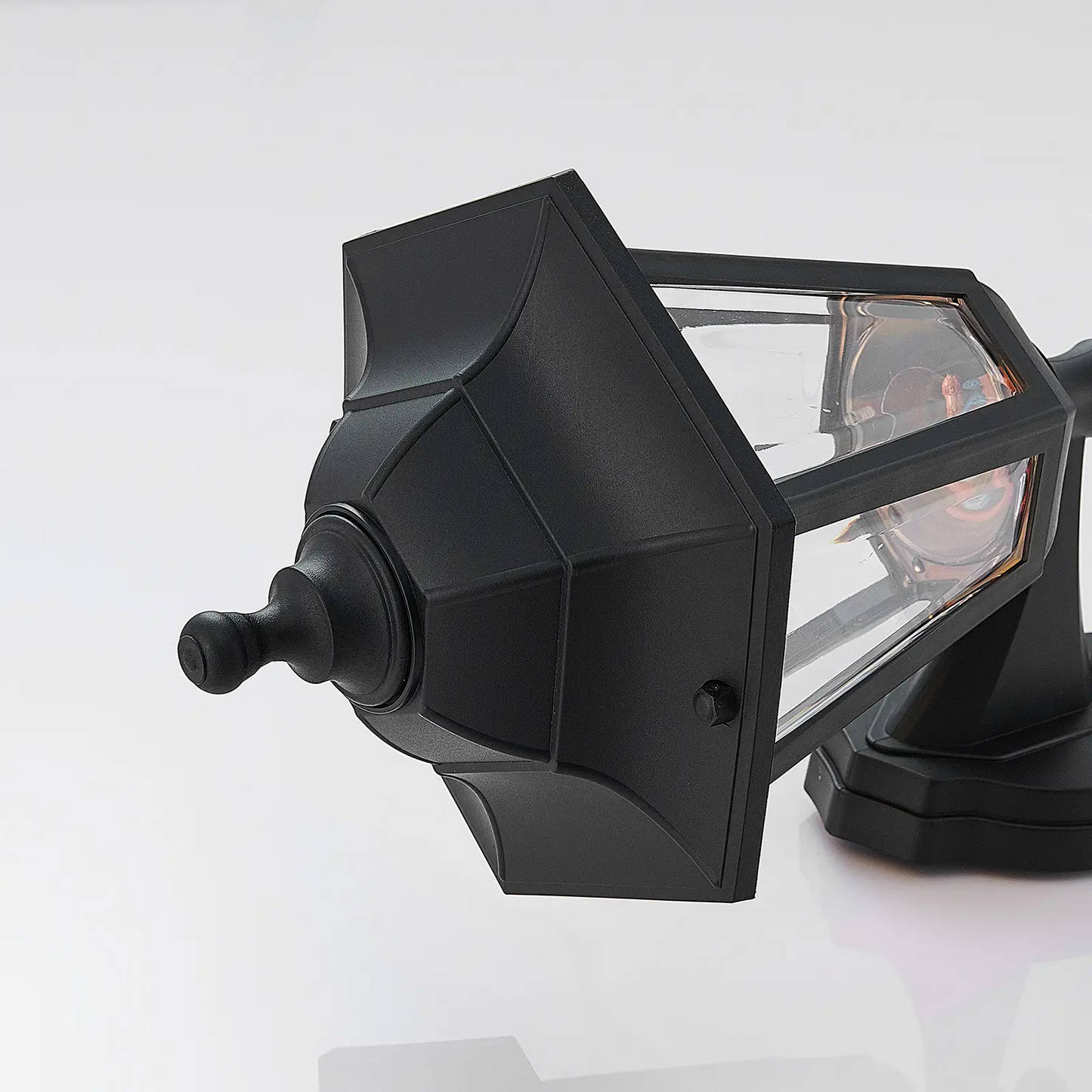 LED lauko sieninis žibintas Iavo su jutikliu