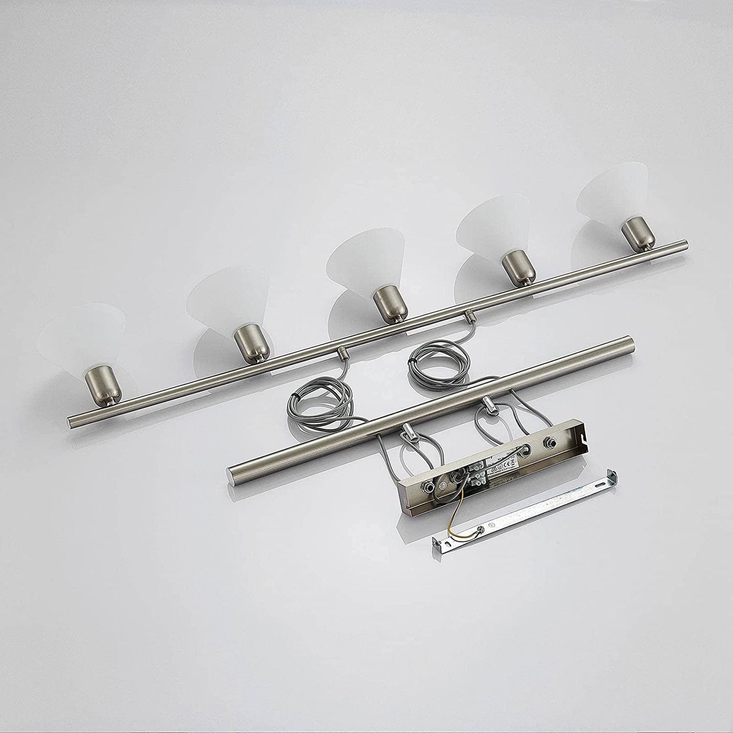 Reguliuojamo aukščio pakabinamas šviestuvas Delira 5 lempučių. nikelio