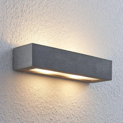 Lindby Nellie LED betoninis sieninis šviestuvas, plotis 36 cm