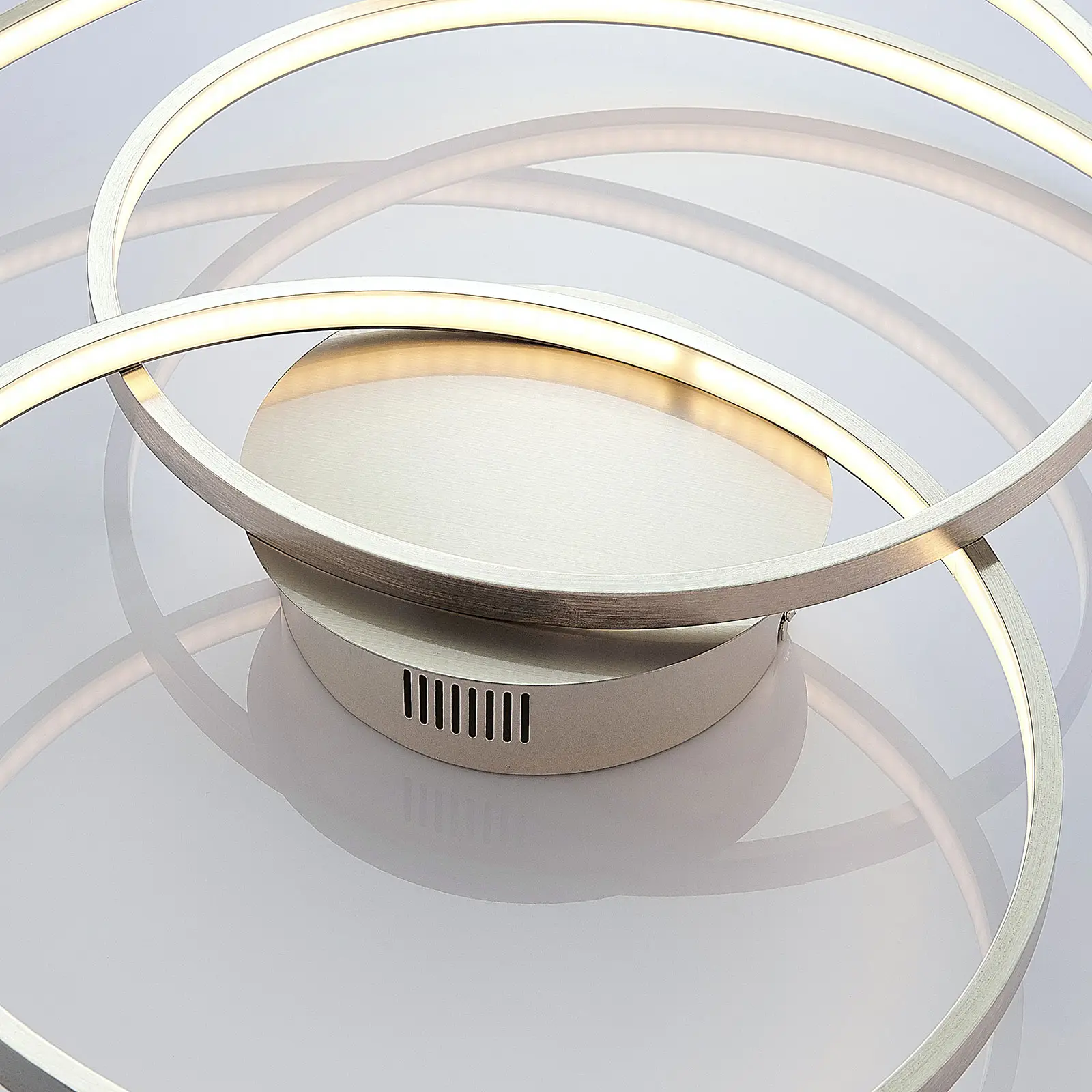 Lindby Ronka LED lubinis šviestuvas, satininis nikelis