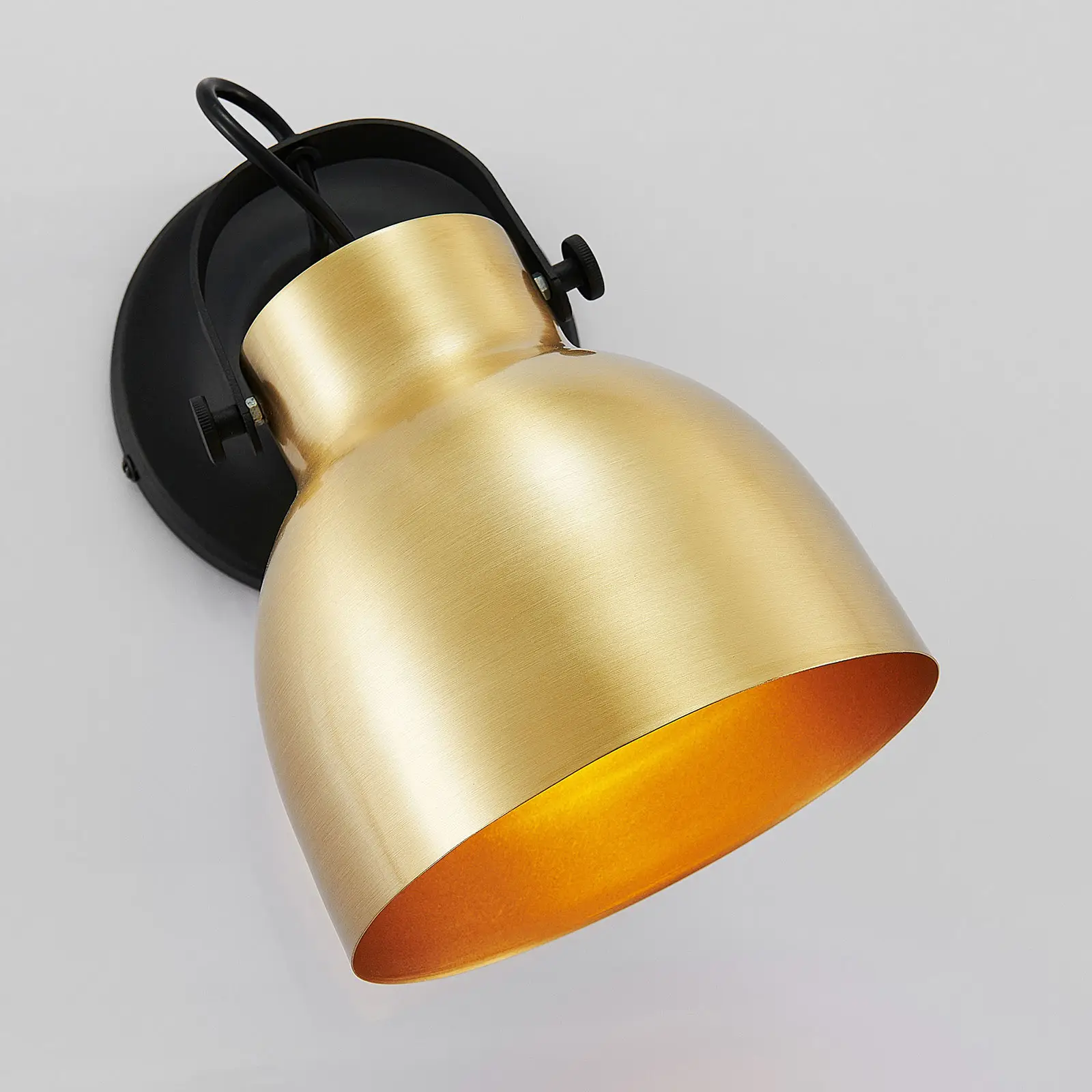 Lindby Milana sieninis šviestuvas, matinis žalvaris