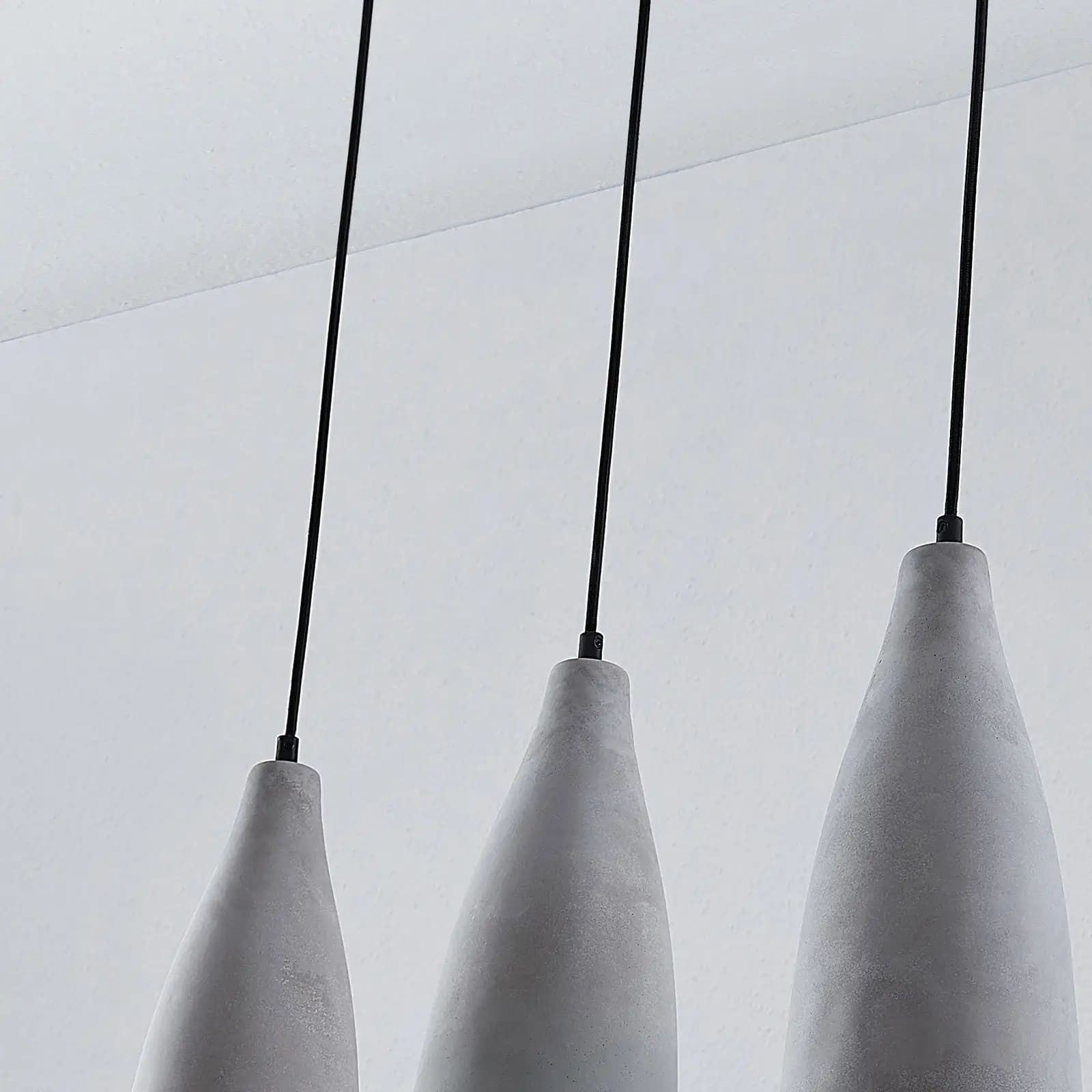 Lindby betoninis pakabinamas šviestuvas Sanne, keturios lemputės