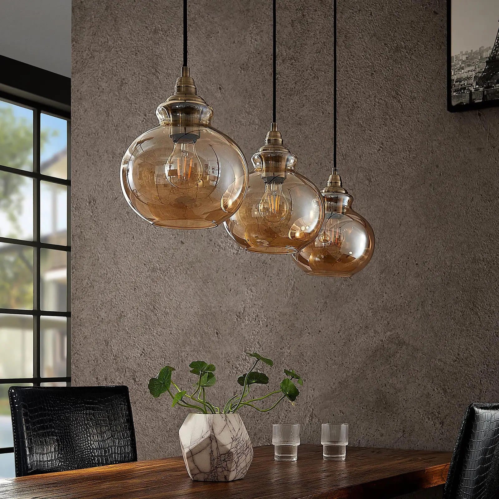Lindby Tymoni stiklinis pakabinamas šviestuvas, gintarinis, 3 lempučių.