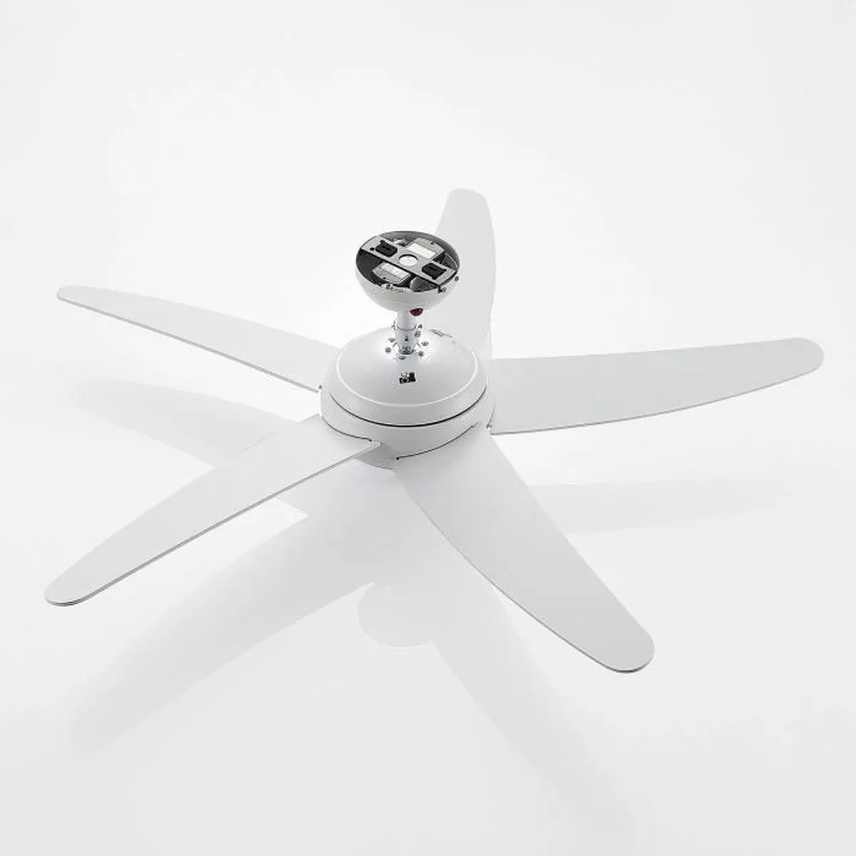 Lindby Ranja lubų ventiliatorius su R7s lempute