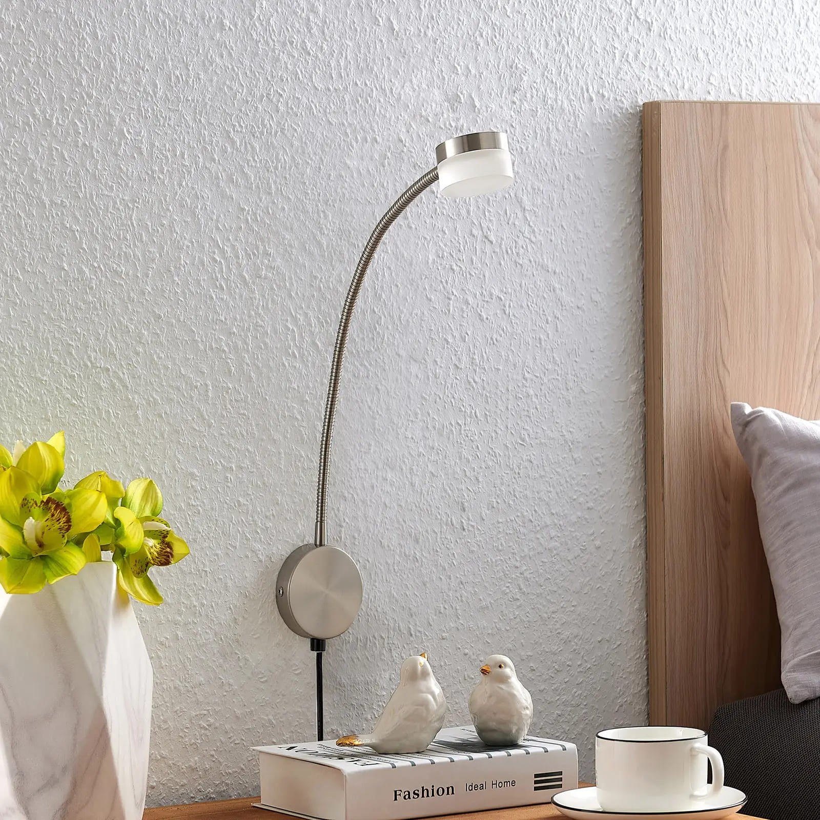 Lindby Gentjana LED sieninis šviestuvas, satininis nikelis