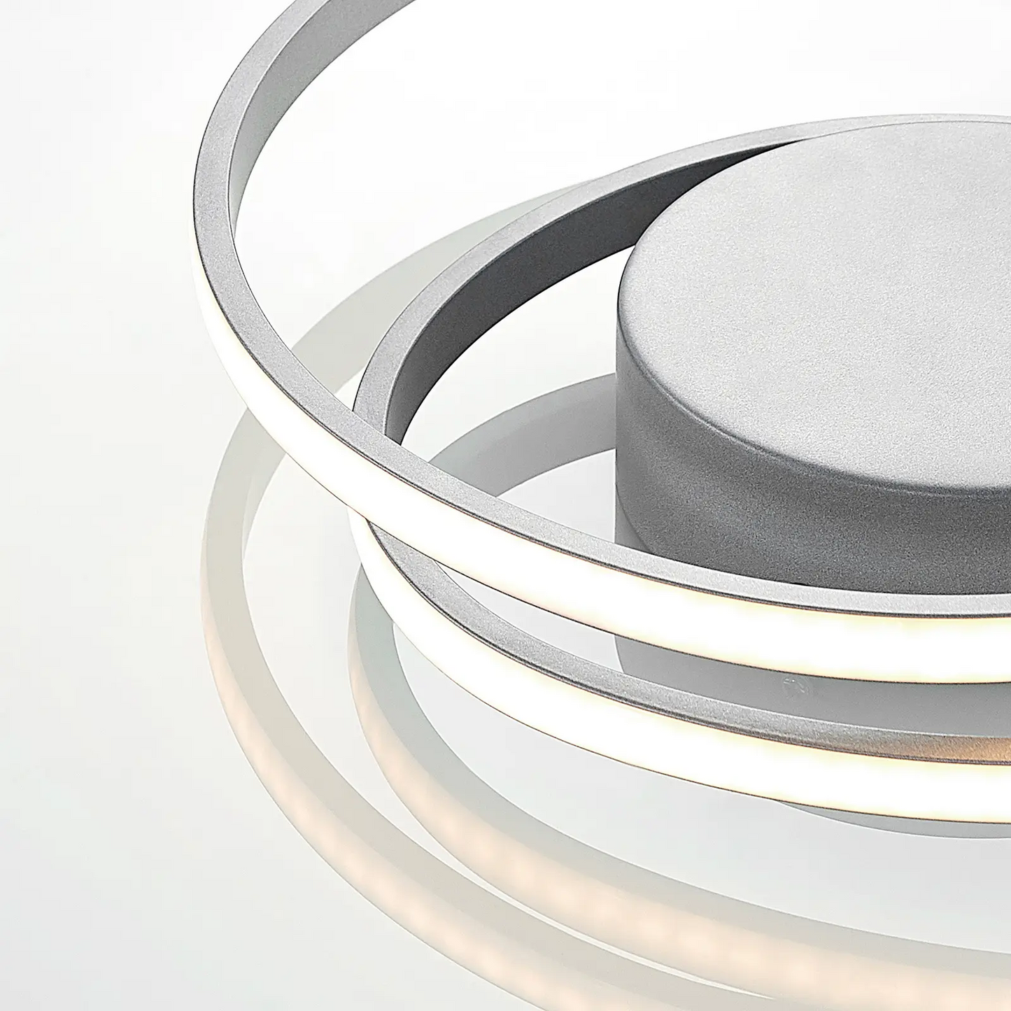 Lindby Kyron LED lubinis šviestuvas, sidabrinis titanas