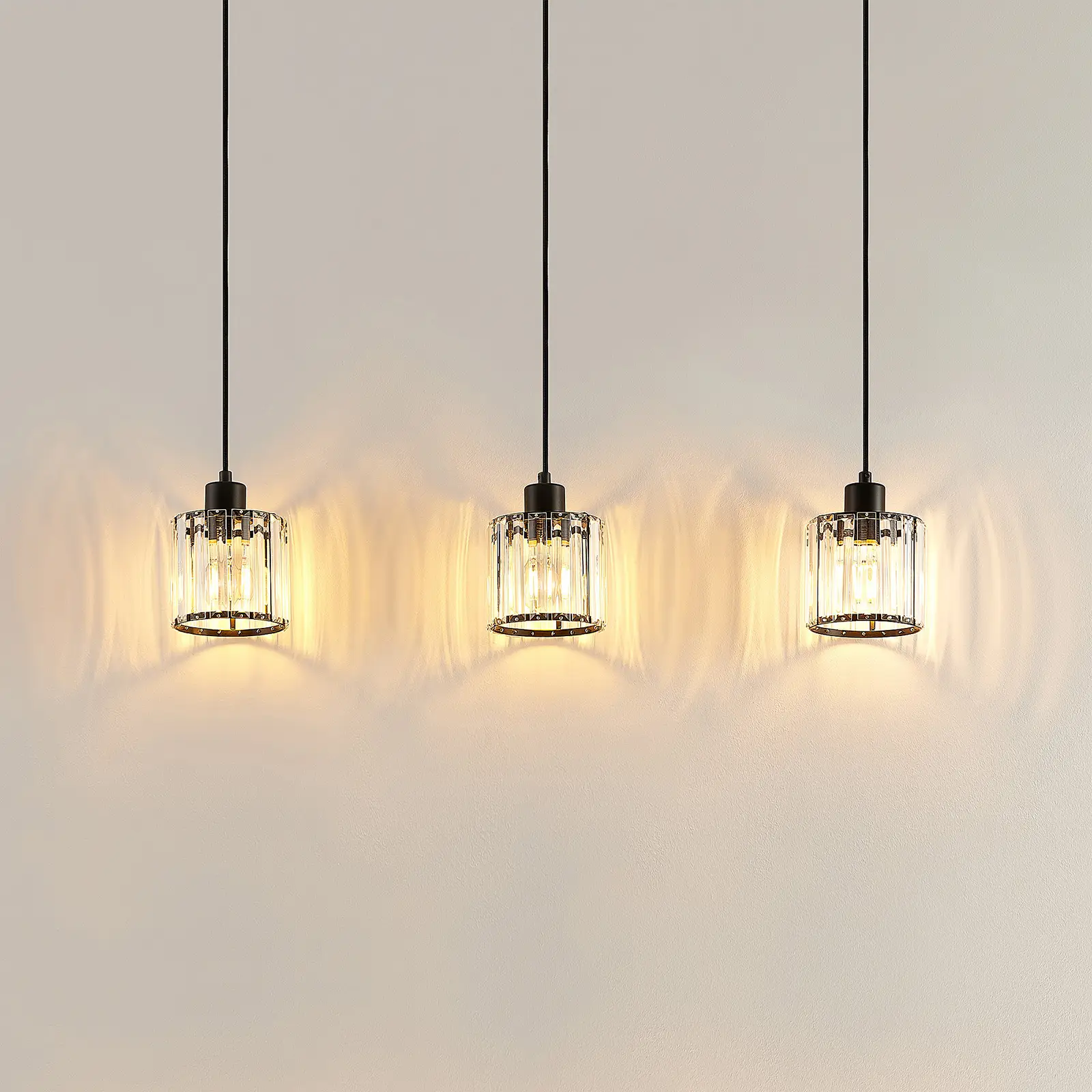 Lindby Vella pakabinamas šviestuvas su skaidriu stiklu