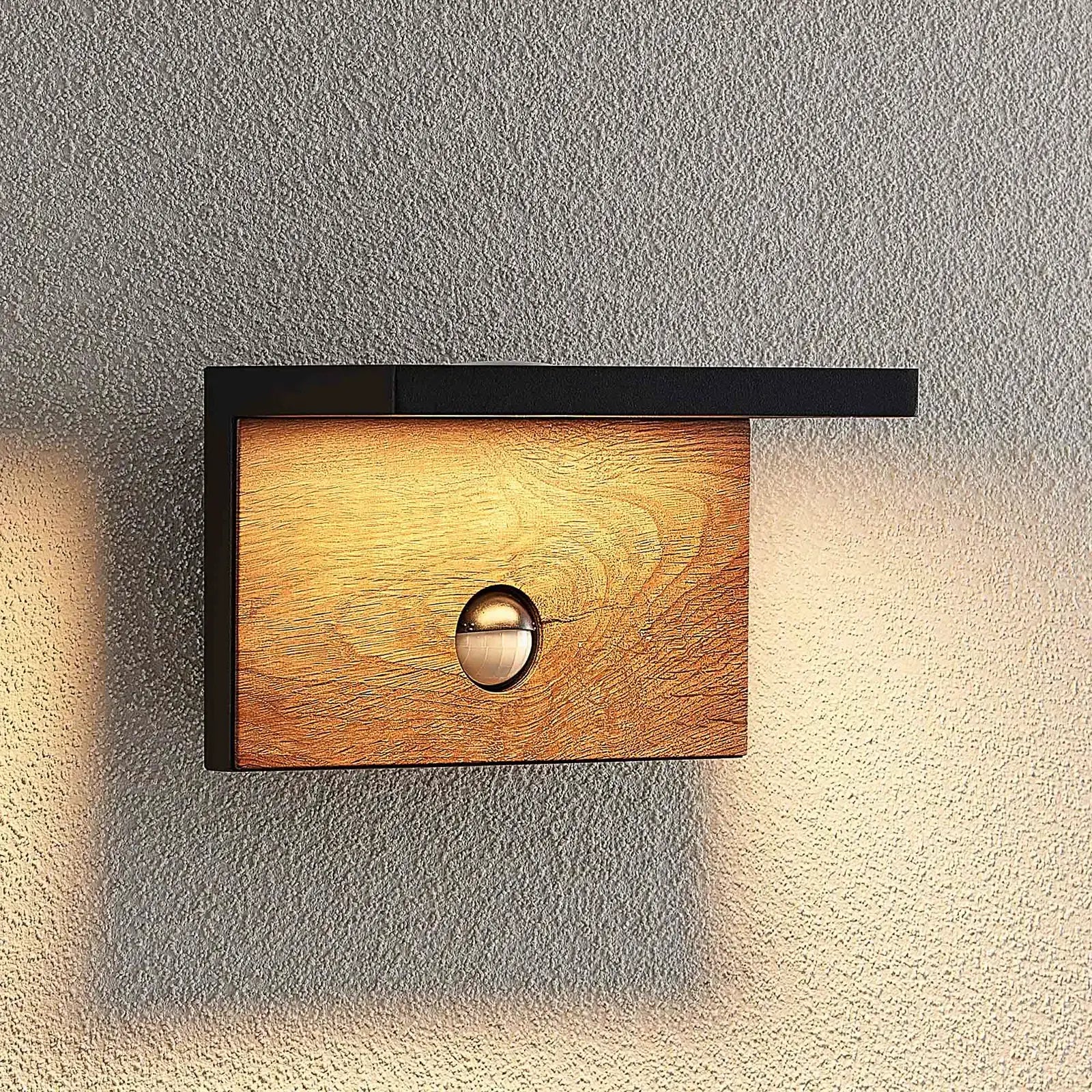 Lucande Lignus LED lauko sieninis šviestuvas, judesio detektorius