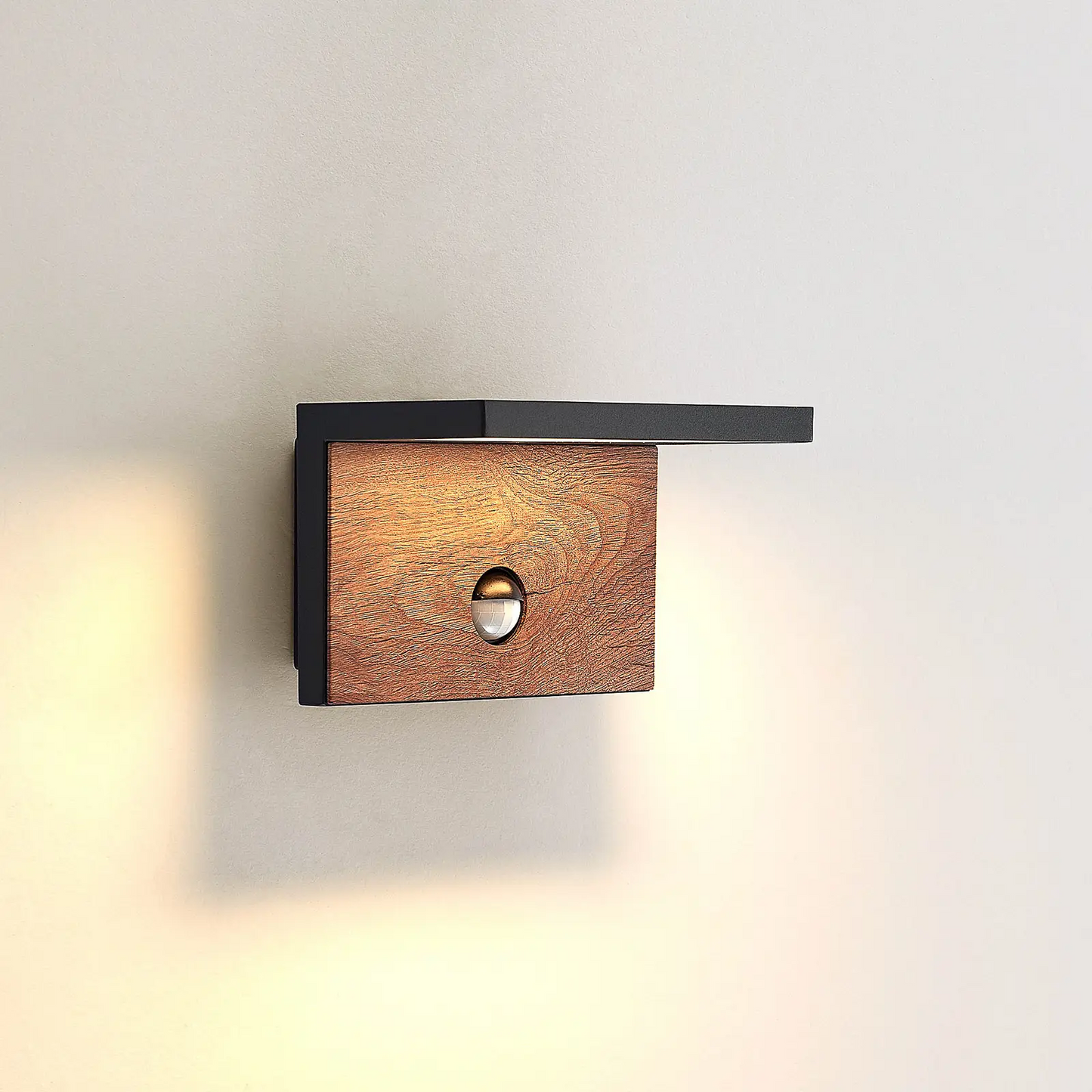 Lucande Lignus LED lauko sieninis šviestuvas, judesio detektorius