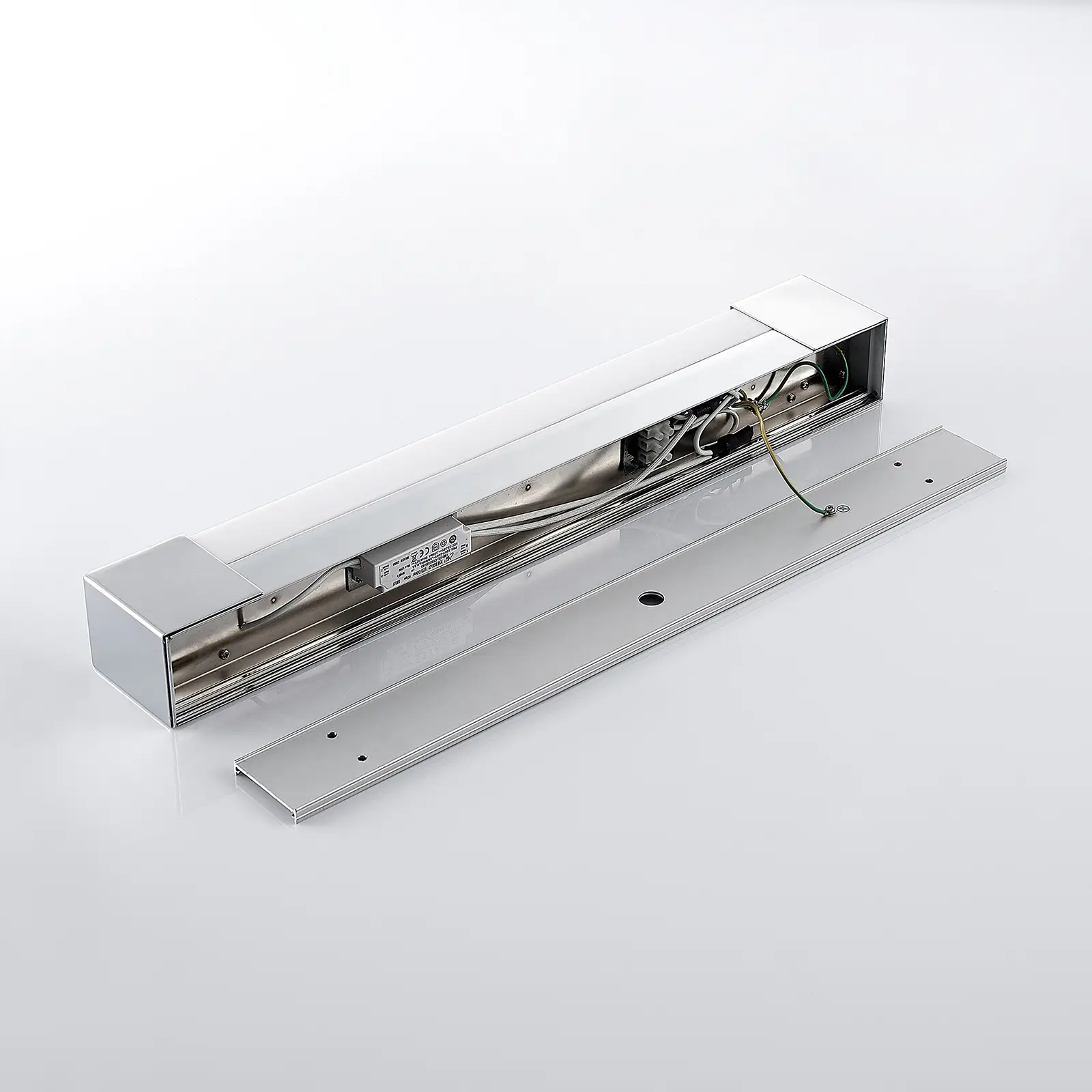 Lindby Lavka LED veidrodinis šviestuvas