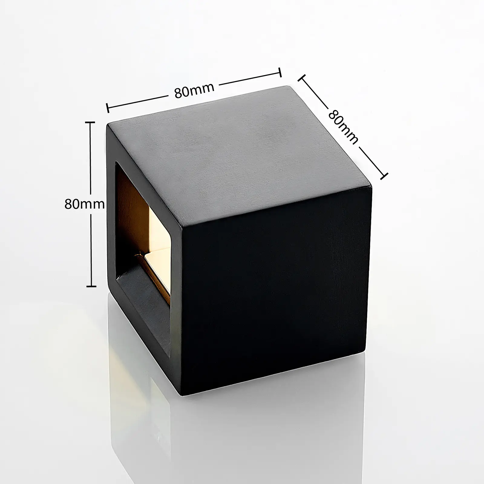 Lindby Quaso LED sieninis šviestuvas, betoninis juodas