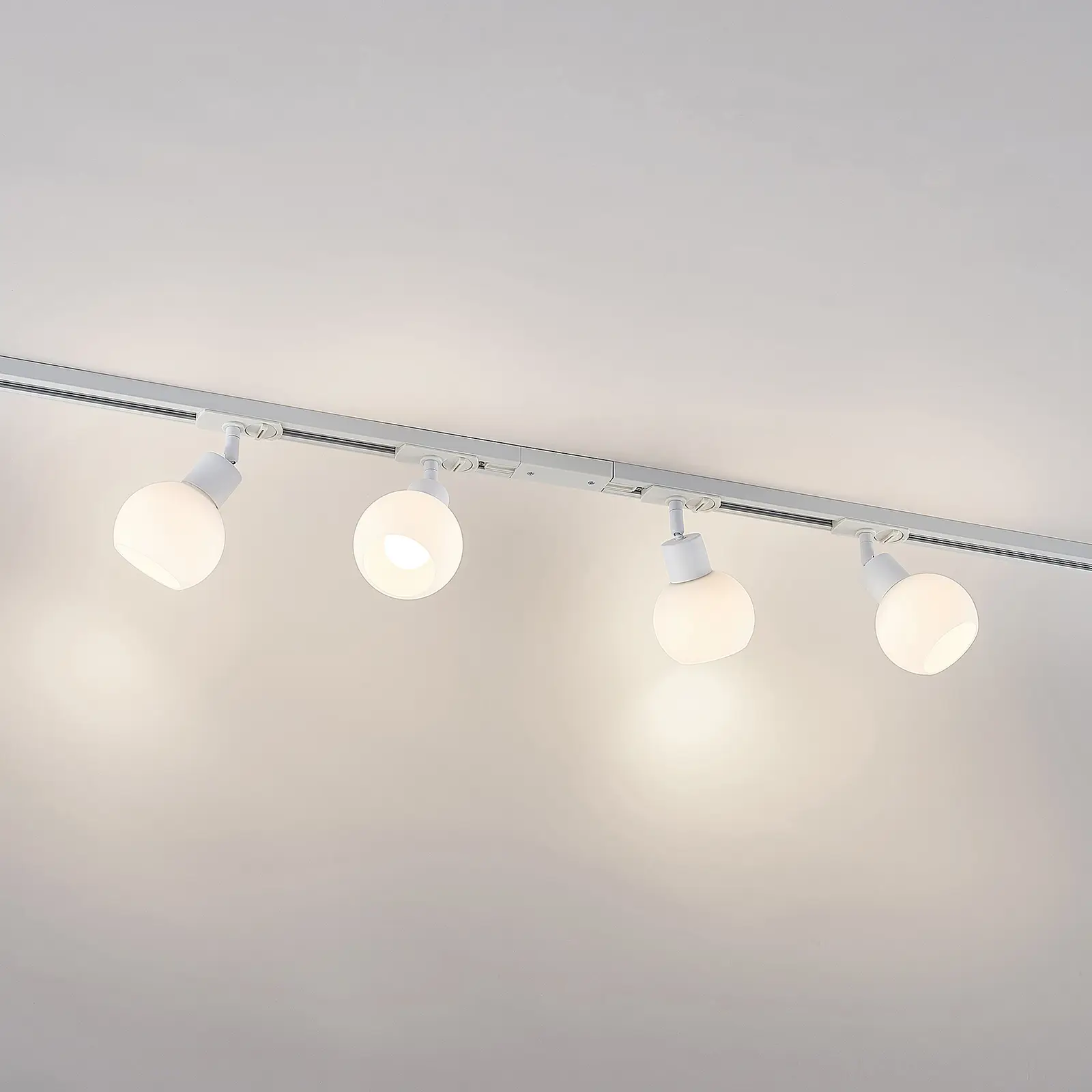 Lindby Jeanit 1 fazių LED takelis, baltas