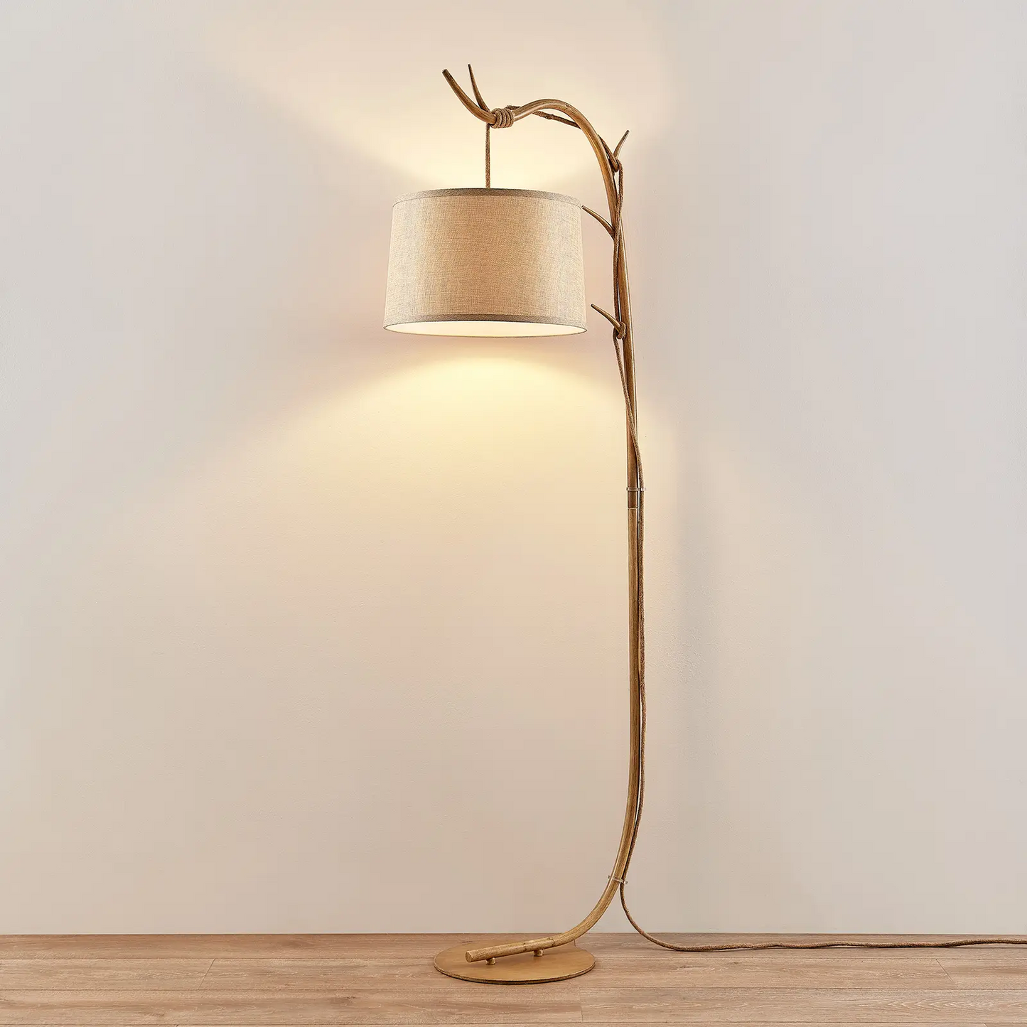 Lindby Umut toršeras šakos formos rėmu