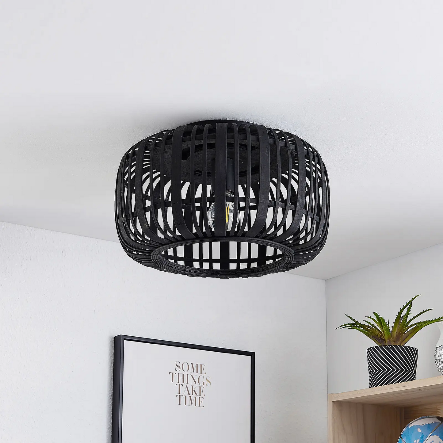 Lindby Canyana lubinis šviestuvas pagamintas iš rotango, juodas