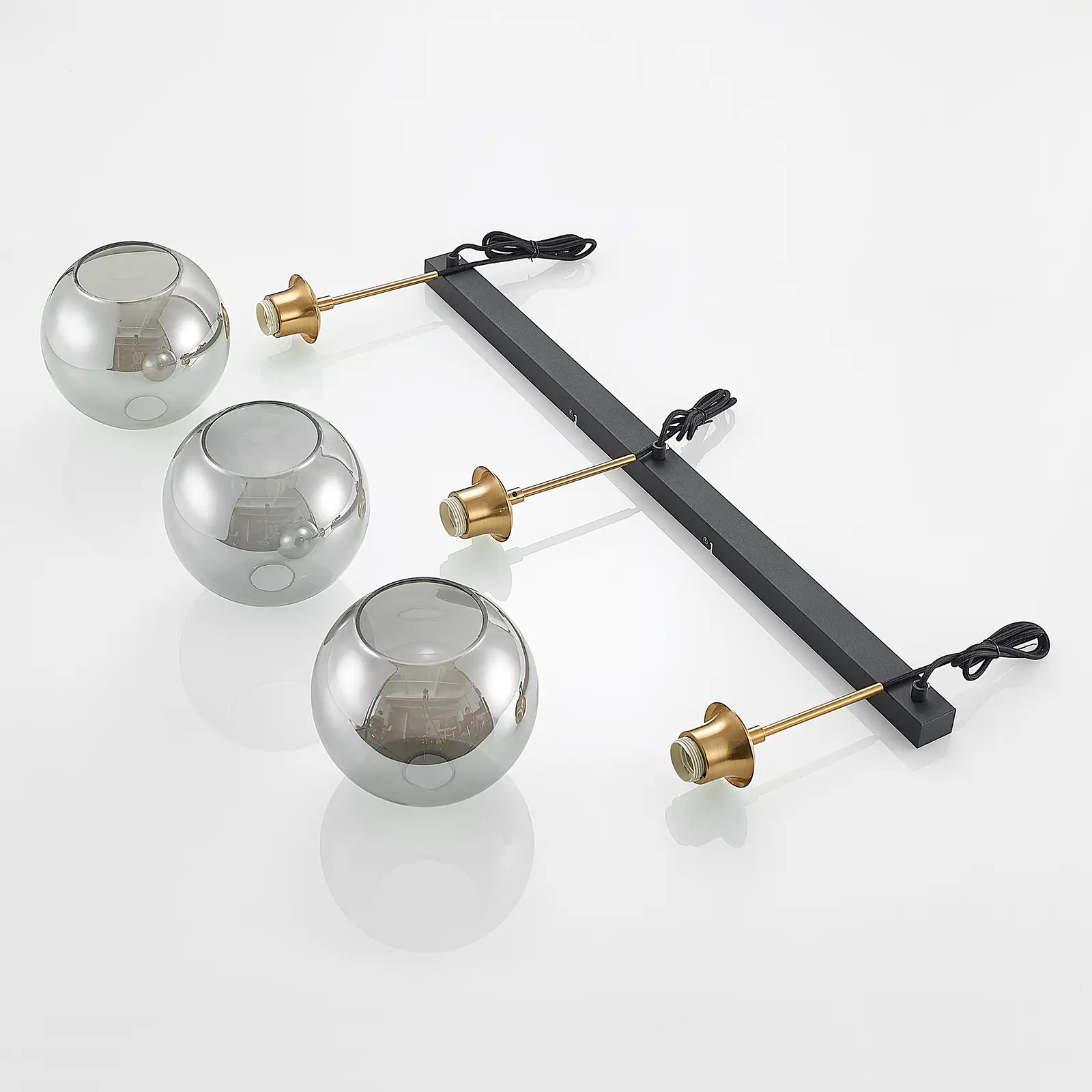 Lindby Hiwana pakabinamas šviestuvas, 3 rūkyto stiklo sferos